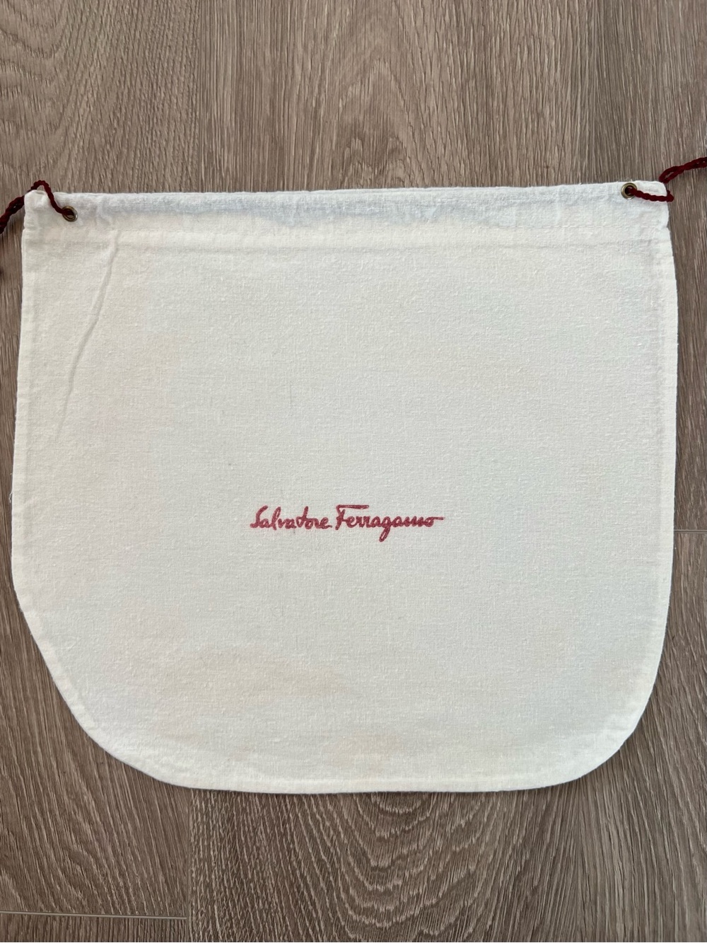 Ferragamo dust bag (C833)